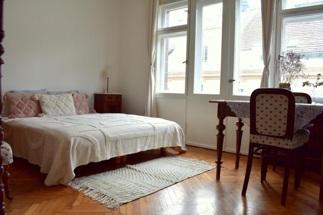Old Town Residence - Konviktska Прага Экстерьер фото